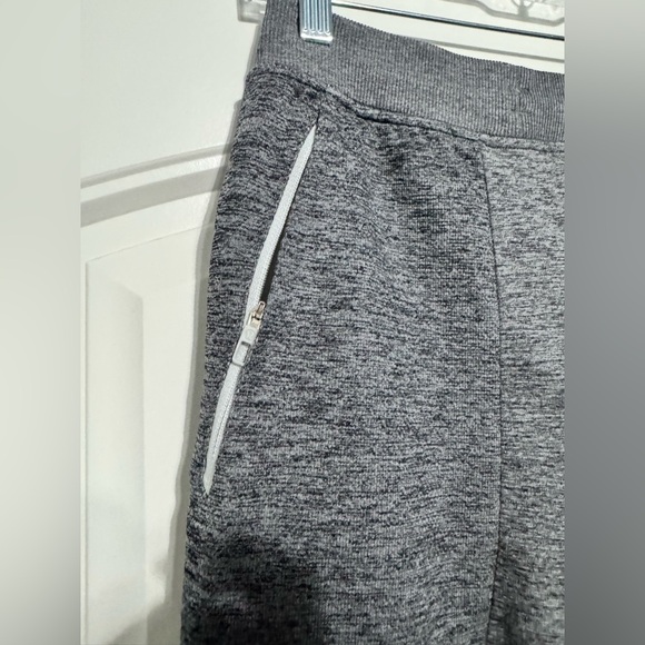 Lululemon Textured Tech Sweatpants in Graphite Grey / Vapor - Picture 2 of 7